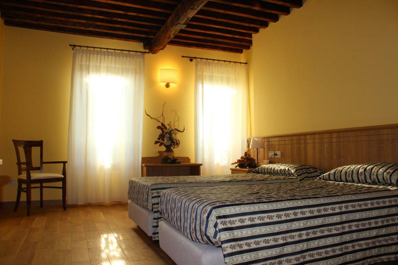 Agriturismo Le Giarine 福利亚诺 外观 照片