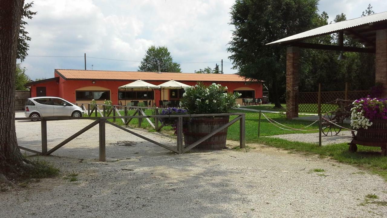 Agriturismo Le Giarine 福利亚诺 外观 照片